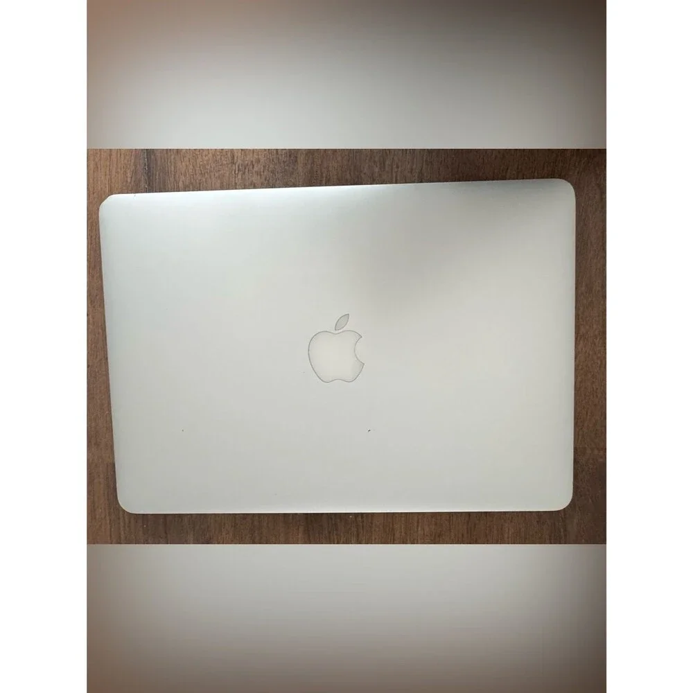 Apple MacBook Air 13” Silver with Black Keyboard